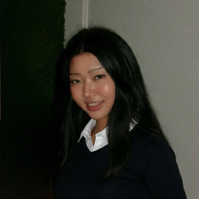 Claire Lee